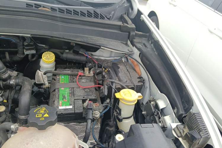 Used Jeep Renegade 2016 1.4T Automatic Smart Edition Engine Bay Left