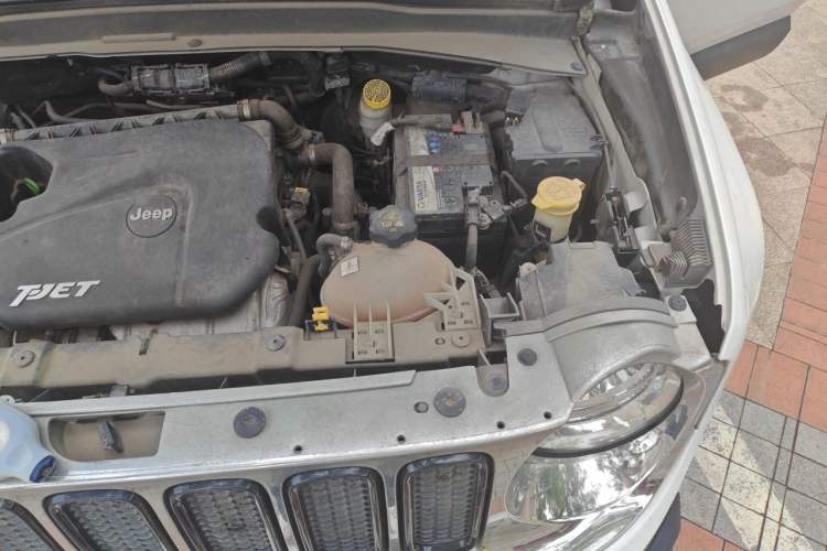 Used Jeep Renegade 2016 1.4T Automatic Jingneng Edition Engine Bay Left