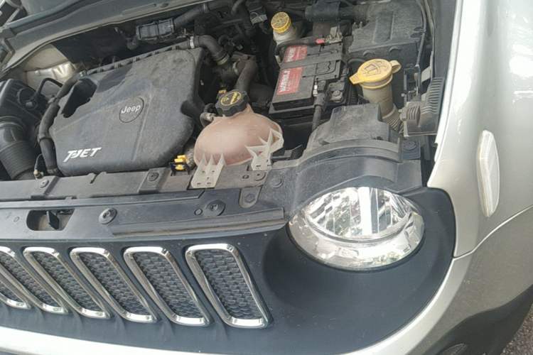 Used Jeep Renegade 2016 1.4T Automatic High-Energy Version Engine Bay Left