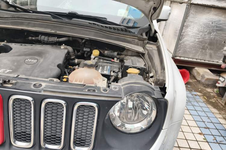 Used Jeep Renegade 2016 1.4T Automatic Jingneng Edition Engine Bay Left
