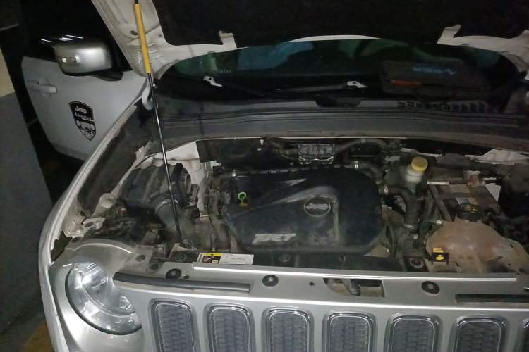 Used Jeep Renegade 2016 1.4T Automatic Smart Edition Engine Bay Right