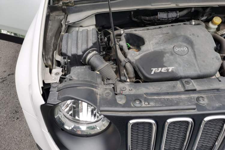 Used Jeep Renegade 2016 1.4T Automatic Kinetic Edition Engine Bay Right