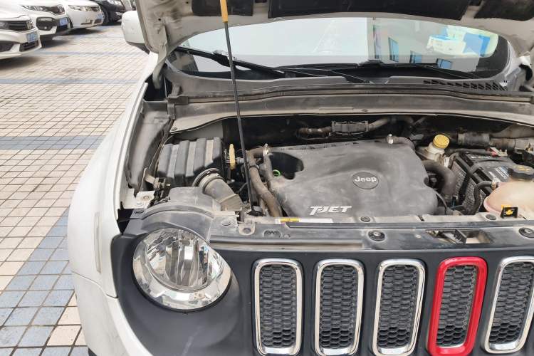 Used Jeep Renegade 2016 1.4T Automatic Jingneng Edition Engine Bay Right