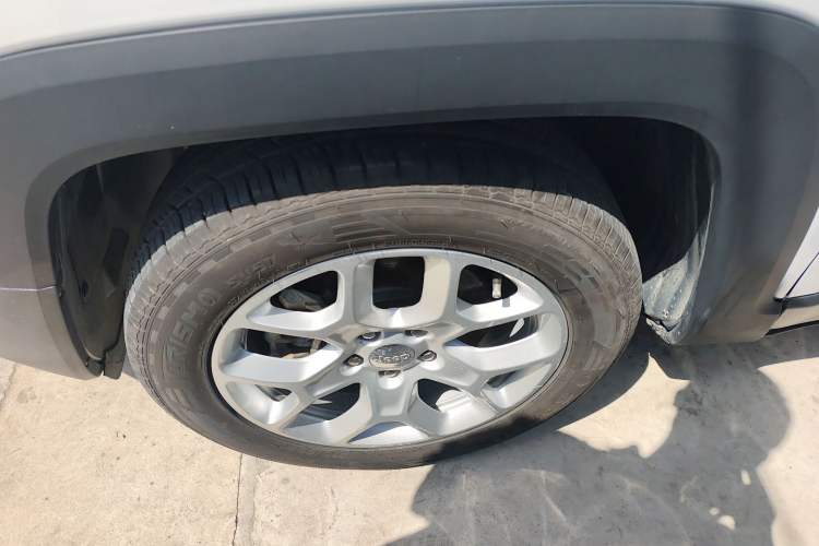 Used Jeep Renegade 2016 1.4T Automatic Jingneng Edition Exterior 4