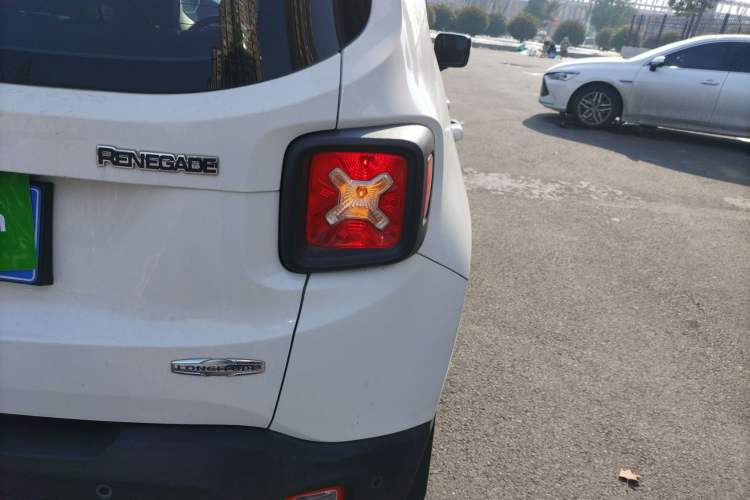 Used Jeep Renegade 2016 1.4T Automatic Jingneng Edition Exterior 6