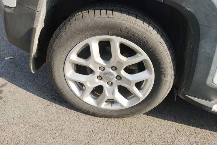 Used Jeep Renegade 2016 1.4T Automatic Jingneng Edition Exterior 8