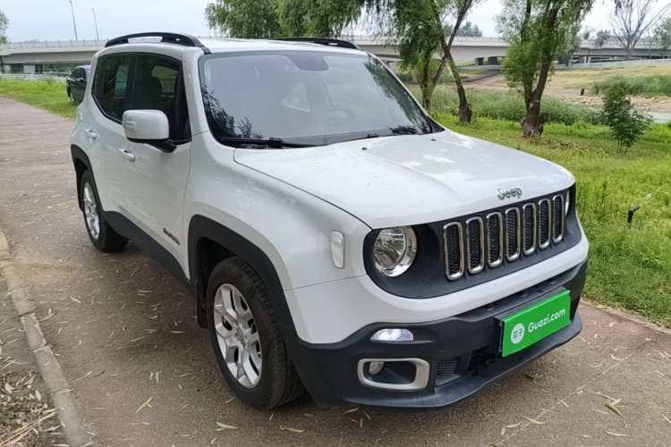 Used Jeep Renegade 2016 1.4T Automatic Kinetic Edition Front Right 45 Deg