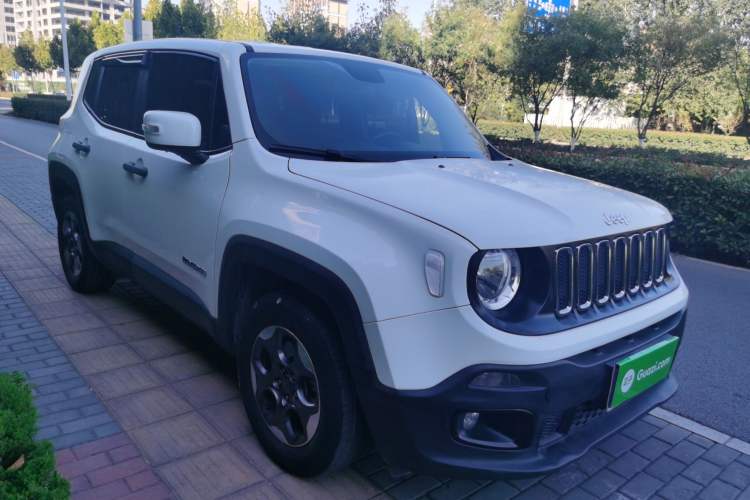 Used Jeep Renegade 2016 1.4T Manual Kinetic Edition Front Right 45 Deg