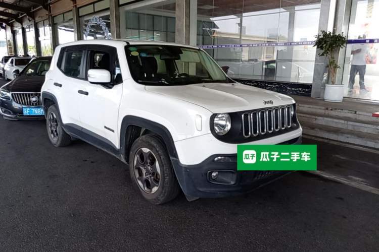 Used Jeep Renegade 2016 1.4T Manual Kinetic Edition Front Right 45 Deg