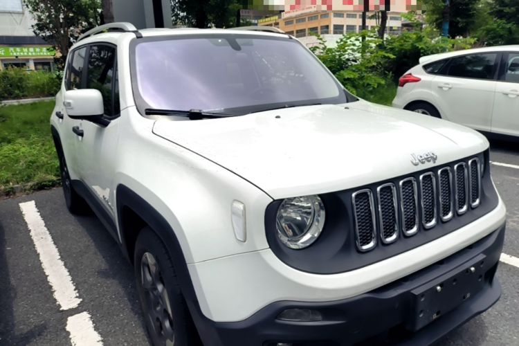 Used Jeep Renegade 2016 1.4T Automatic Kinetic Edition Front Right 45 Deg