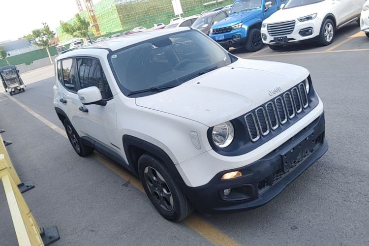 Used Jeep Renegade 2016 1.4T Automatic Kinetic Edition Front Right 45 Deg