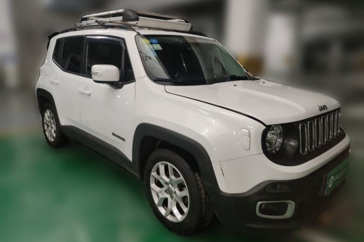 Used Jeep Renegade 2016 1.4T Automatic High-Energy Version Front Right 45 Deg