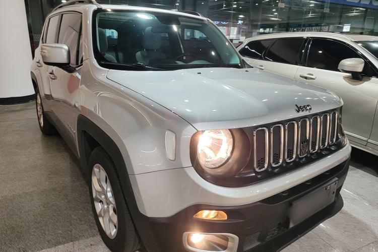Used Jeep Renegade 2016 1.4T Automatic Jingneng Edition Front Right 45 Deg