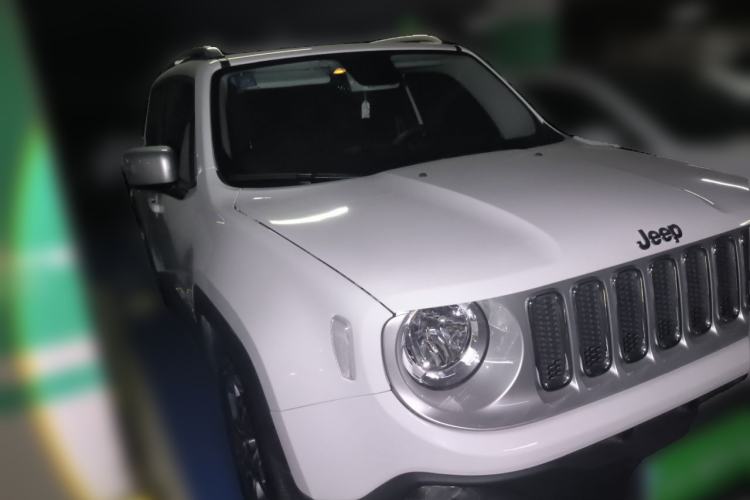Used Jeep Renegade 2016 1.4T Automatic Smart Edition Front Right 45 Deg