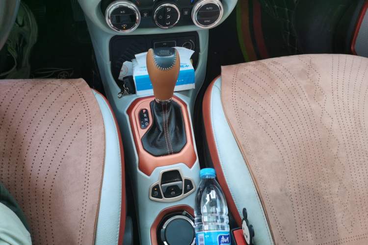 Used Jeep Renegade 2016 1.4T Automatic Smart Edition Gear Lever