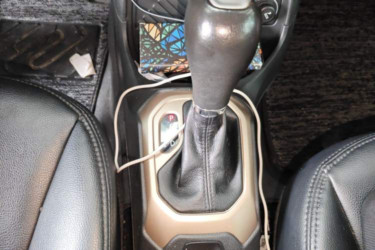 Used Jeep Renegade 2016 1.4T Automatic High-Energy Version Gear Lever