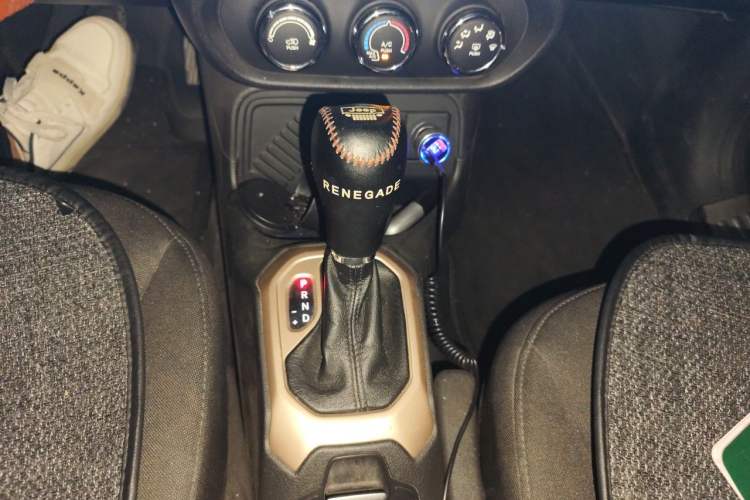 Used Jeep Renegade 2016 1.4T Automatic High-Energy Version Gear Lever