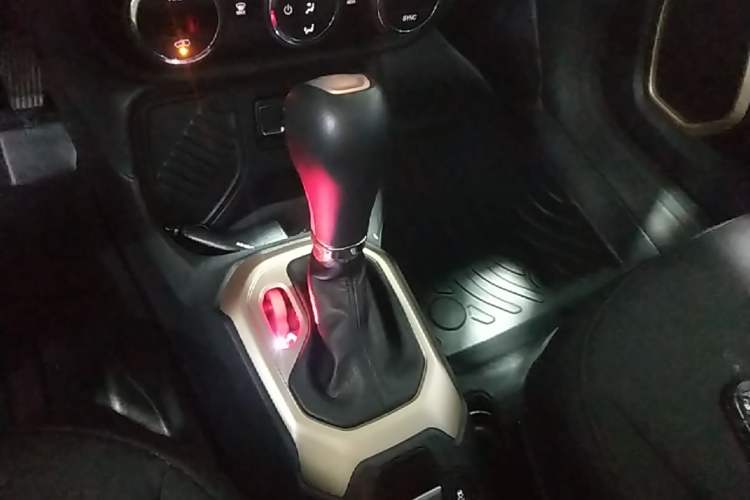 Used Jeep Renegade 2016 1.4T Automatic Jingneng Version+ Gear Lever