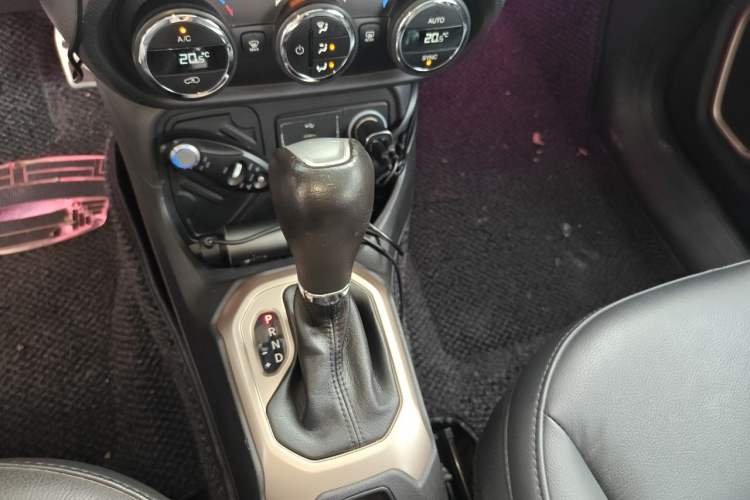 Used Jeep Renegade 2016 1.4T Automatic Jingneng Version+ Gear Lever