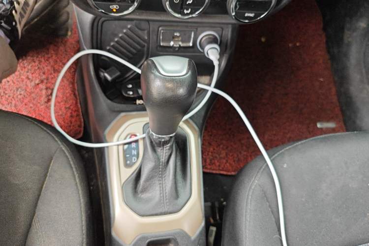 Used Jeep Renegade 2016 1.4T Automatic Jingneng Version+ Gear Lever