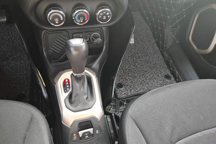 Used Jeep Renegade 2016 1.4T Automatic Jingneng Edition Gear Lever