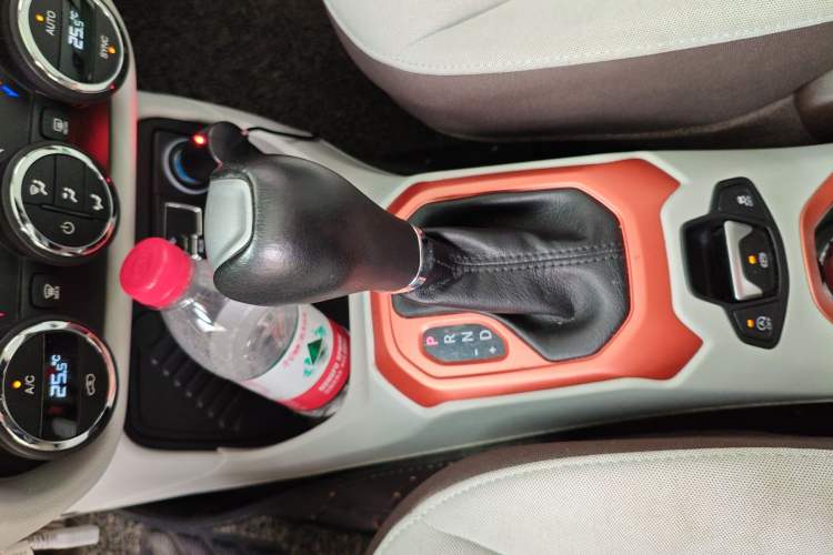 Used Jeep Renegade 2016 1.4T Automatic Jingneng Version+ Gear Lever