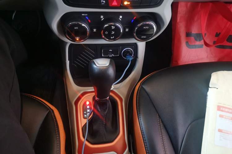 Used Jeep Renegade 2016 1.4T Automatic Jingneng Version+ Gear Lever