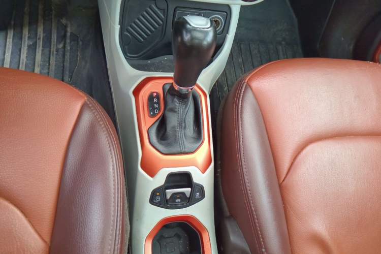Used Jeep Renegade 2016 1.4T Automatic Jingneng Version+ Gear Lever