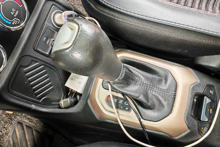 Used Jeep Renegade 2016 1.4T Automatic Jingneng Edition Gear Lever