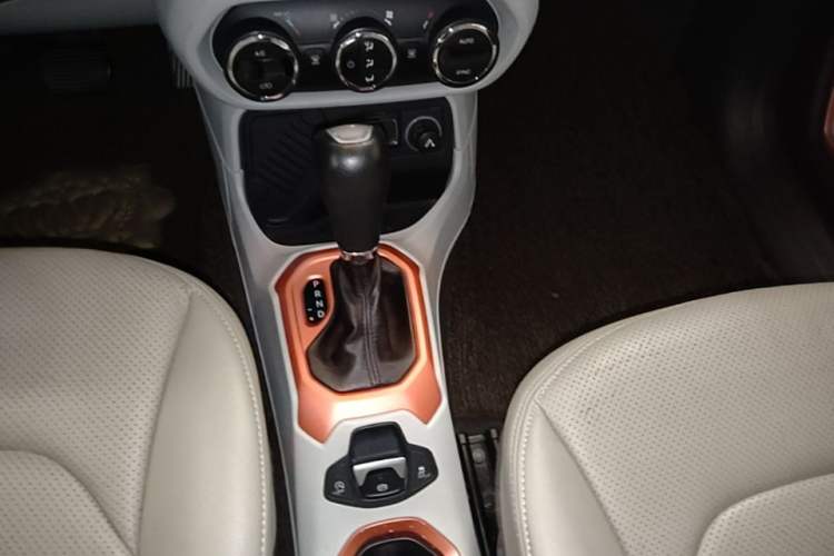 Used Jeep Renegade 2016 1.4T Automatic Jingneng Version+ Gear Lever