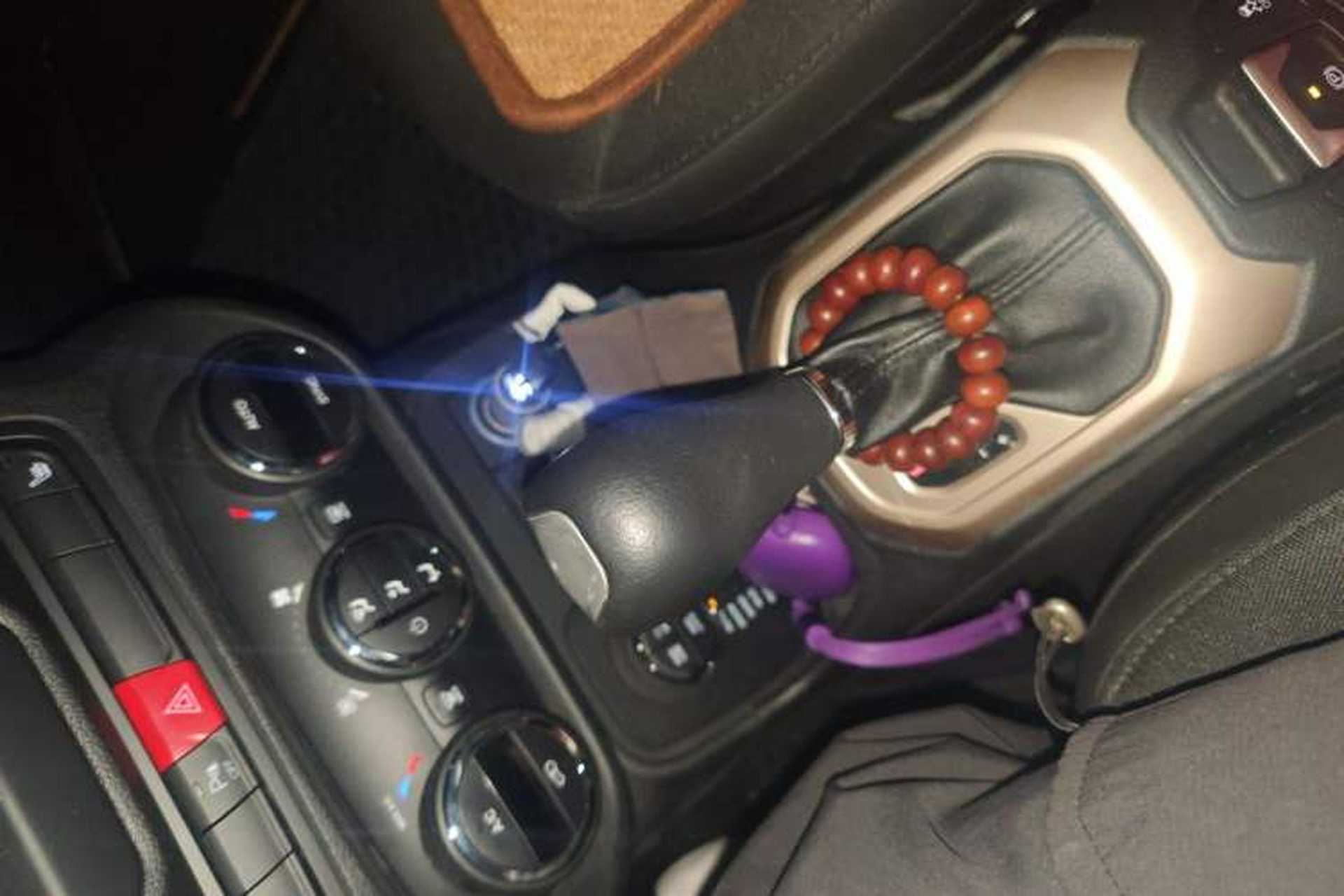 Used Jeep Renegade 2016 2.0L Automatic Four-Wheel Drive 75th Anniversary Tribute Edition Gear Lever