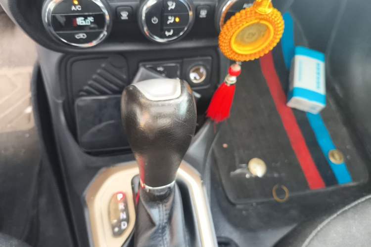 Used Jeep Renegade 2016 1.4T Automatic Jingneng Version+ Gear Lever