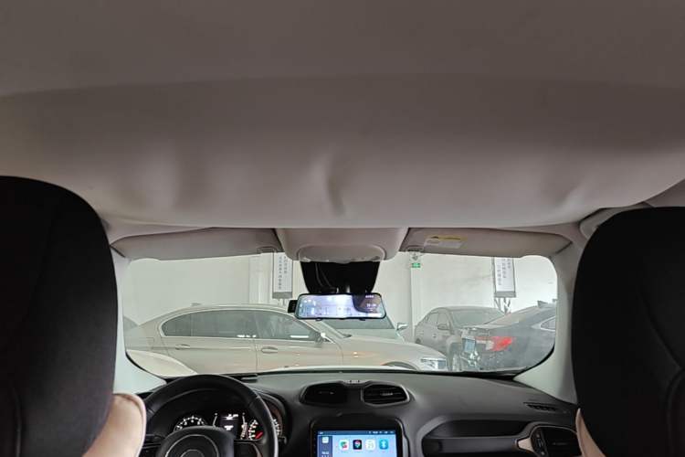 Used Jeep Renegade 2016 1.4T Automatic Kinetic Edition Headliner