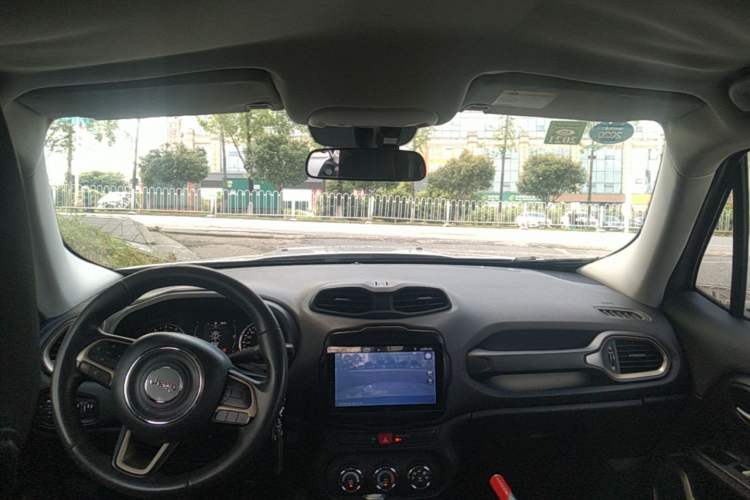 Used Jeep Renegade 2016 1.4T Automatic High-Energy Version Headliner