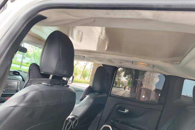Used Jeep Renegade 2016 1.4T Automatic Smart Edition Headliner