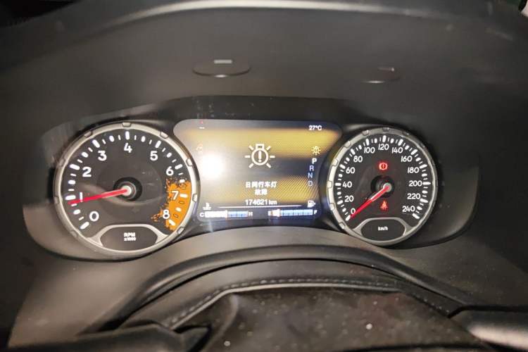 Used Jeep Renegade 2016 1.4T Automatic Jingneng Version+ Instrument Cluster