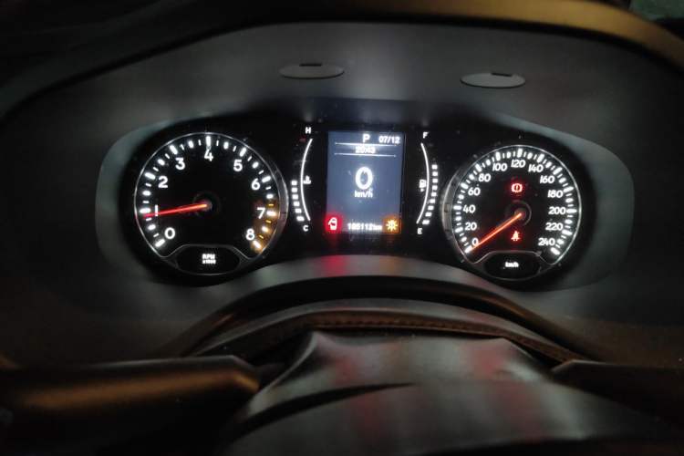 Used Jeep Renegade 2016 1.4T Automatic Kinetic Edition Instrument Cluster