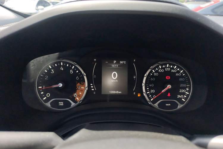 Used Jeep Renegade 2016 1.4T Automatic Jingneng Edition Instrument Cluster