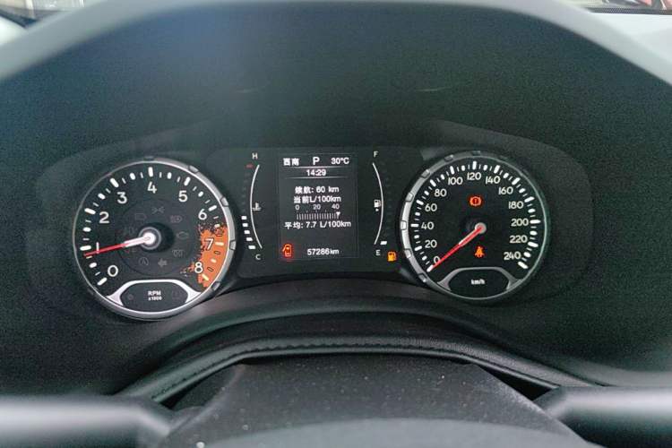 Used Jeep Renegade 2016 1.4T Automatic Jingneng Edition Instrument Cluster