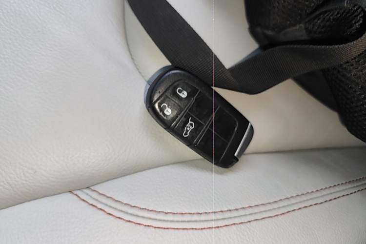 Used Jeep Renegade 2016 1.4T Automatic Smart Edition Interior 1