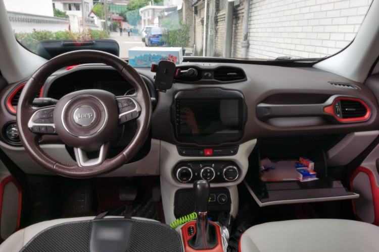 Used Jeep Renegade 2016 1.4T Automatic Smart Edition Interior 2