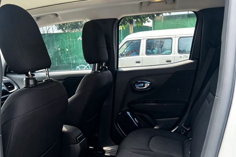 Used Jeep Renegade 2016 1.4T Automatic Jingneng Edition Interior 3