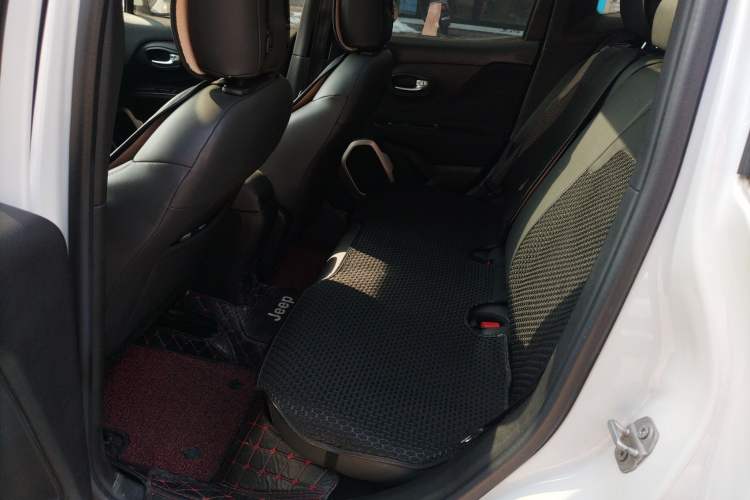 Used Jeep Renegade 2016 1.4T Automatic Jingneng Edition Interior 4