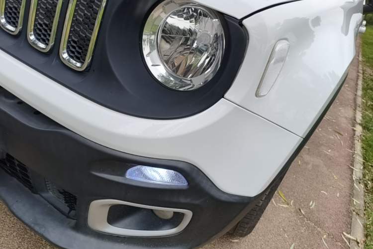 Used Jeep Renegade 2016 1.4T Automatic Kinetic Edition Left Front Headlight