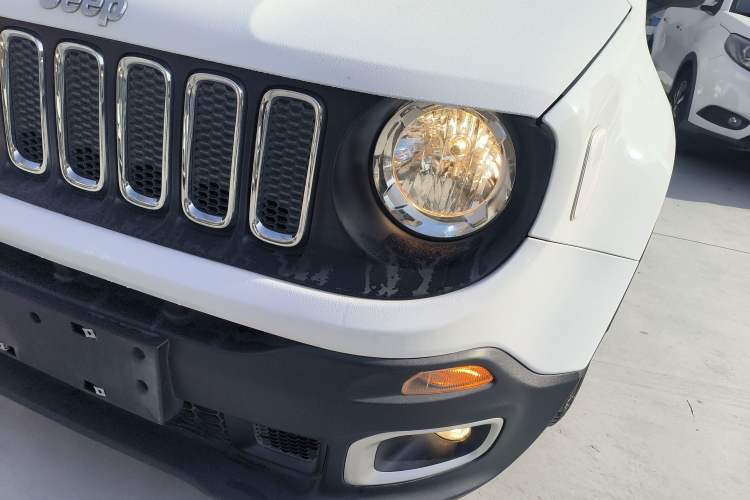 Used Jeep Renegade 2016 1.4T Automatic Jingneng Version+ Left Front Headlight