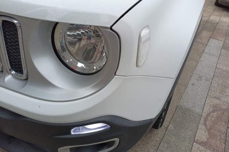 Used Jeep Renegade 2016 1.4T Automatic Smart Edition Left Front Headlight