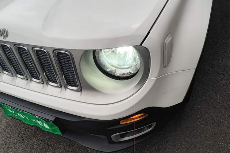 Used Jeep Renegade 2016 1.4T Automatic Smart Edition Left Front Headlight