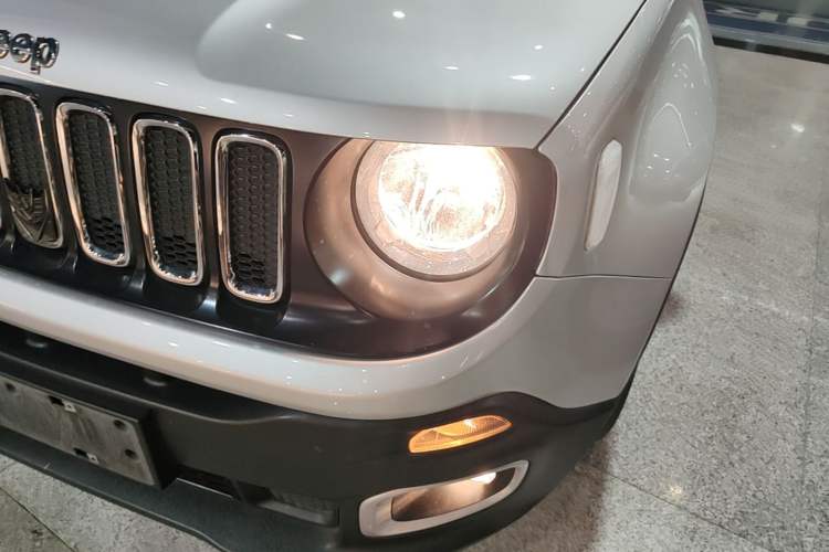Used Jeep Renegade 2016 1.4T Automatic Jingneng Edition Left Front Headlight
