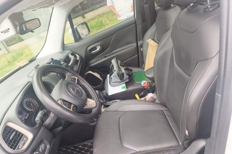 Used Jeep Renegade 2016 1.4T Automatic Smart Edition Left Front Seat
