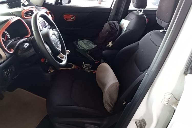 Used Jeep Renegade 2016 1.4T Manual Kinetic Edition Left Front Seat